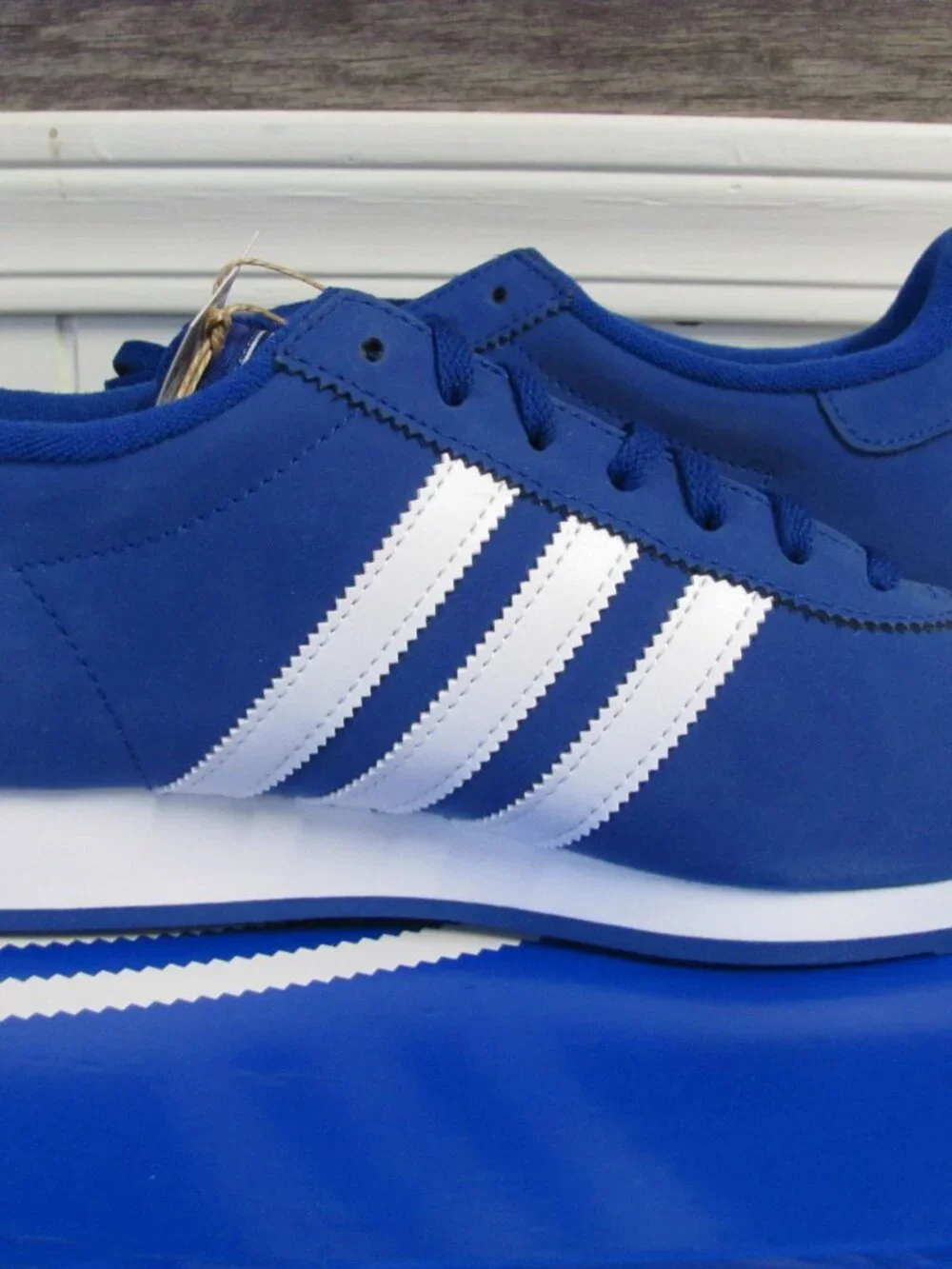 ADIDAS MENS SAMOA  NEW IN BOX